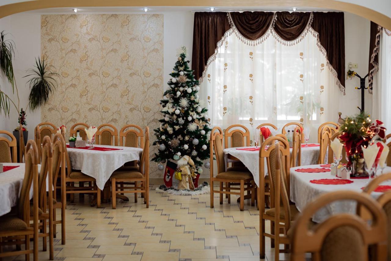 Pensiunea Valurile Bistritei Ватра-Дорней Экстерьер фото