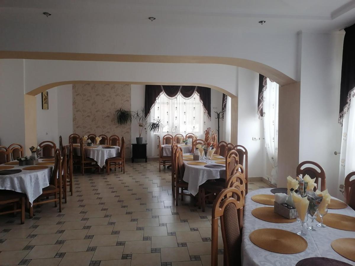Pensiunea Valurile Bistritei Ватра-Дорней Экстерьер фото