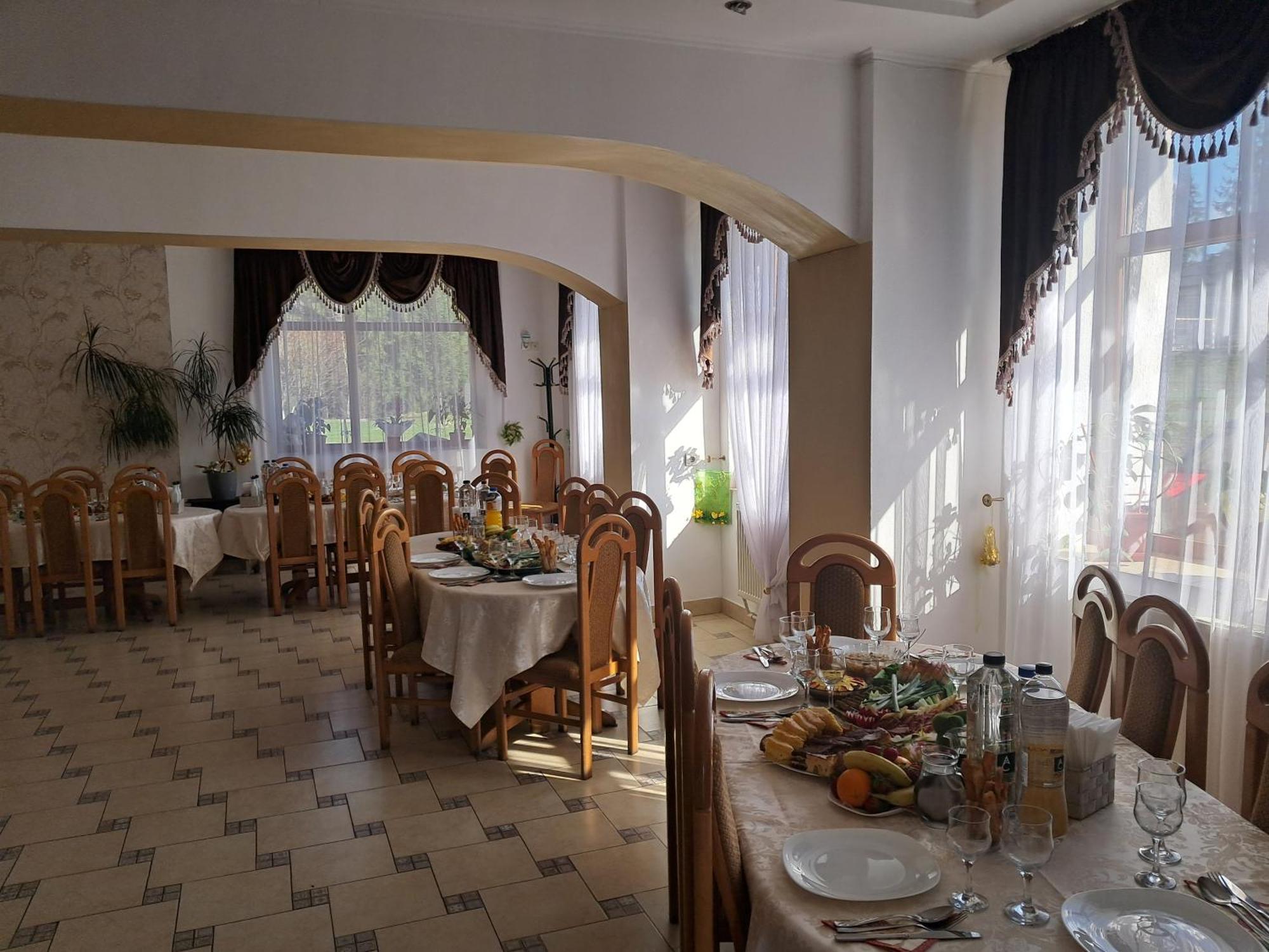 Pensiunea Valurile Bistritei Ватра-Дорней Экстерьер фото